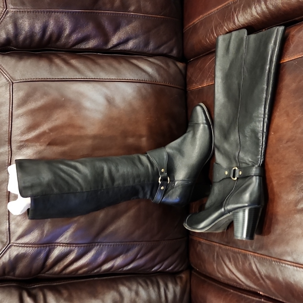 Black boots